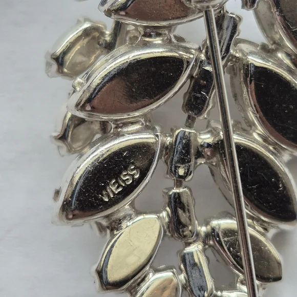 Vintage signed Weiss leaf spray brooch - Picture 4 of 6